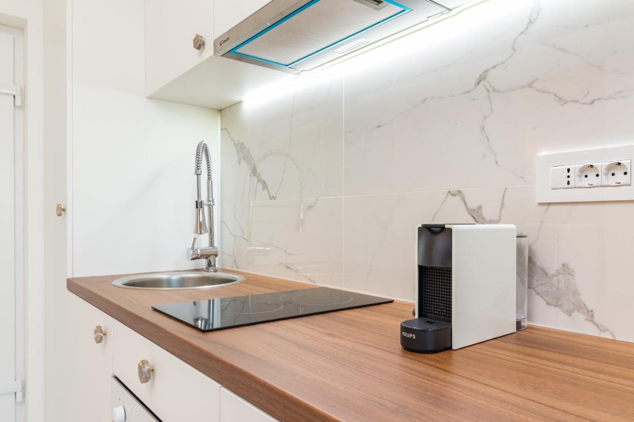 Top Floor Modern Apartment With Incredible Views Пула Екстериор снимка